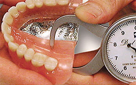 口腔内に合わせたミリ単位の設計・調整が可能